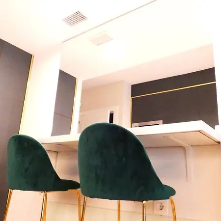 Victoria 43 Apartment *